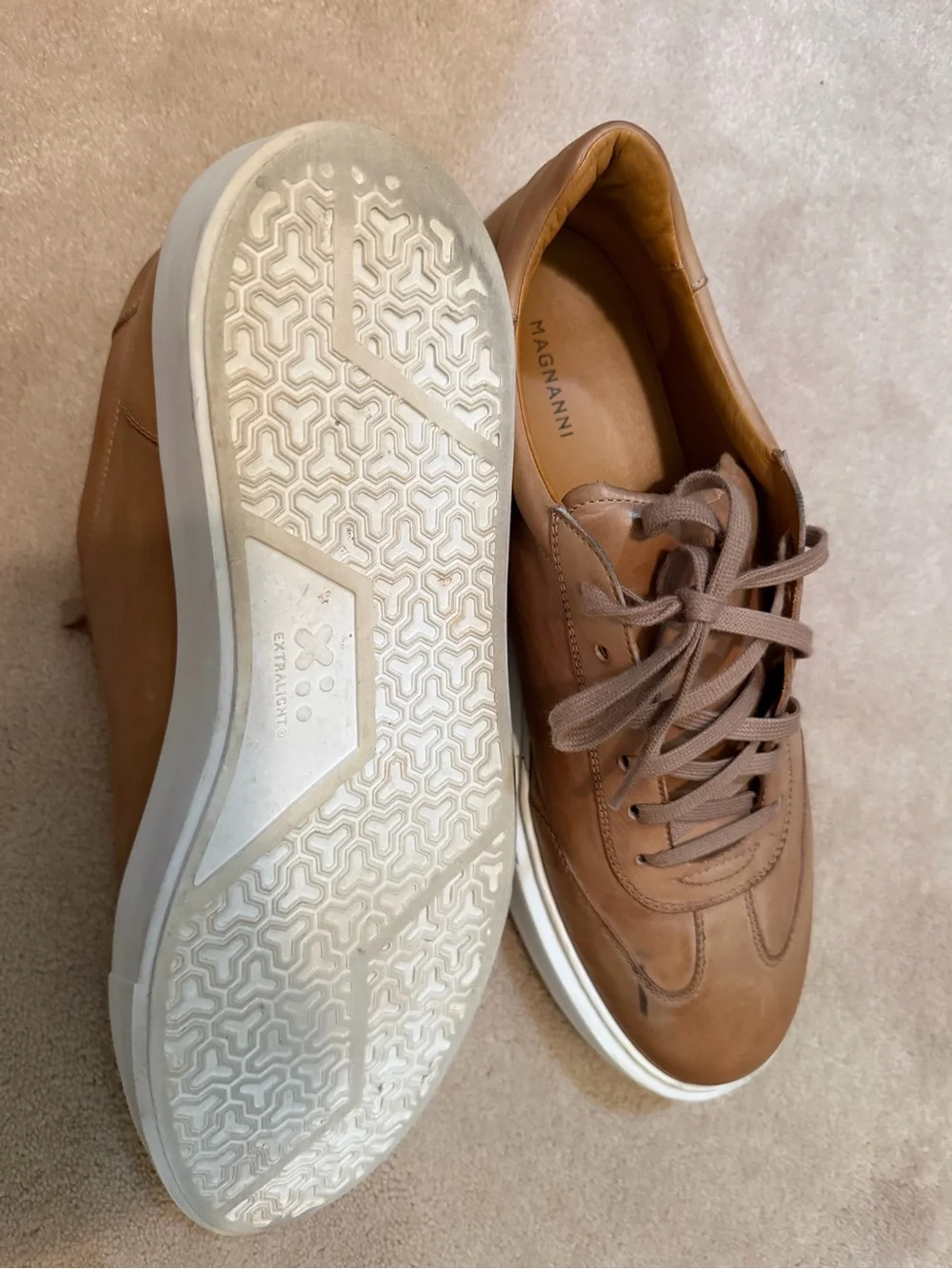 Magnanni Tan Leather Low-Top Sneakers - Picture 4 of 5